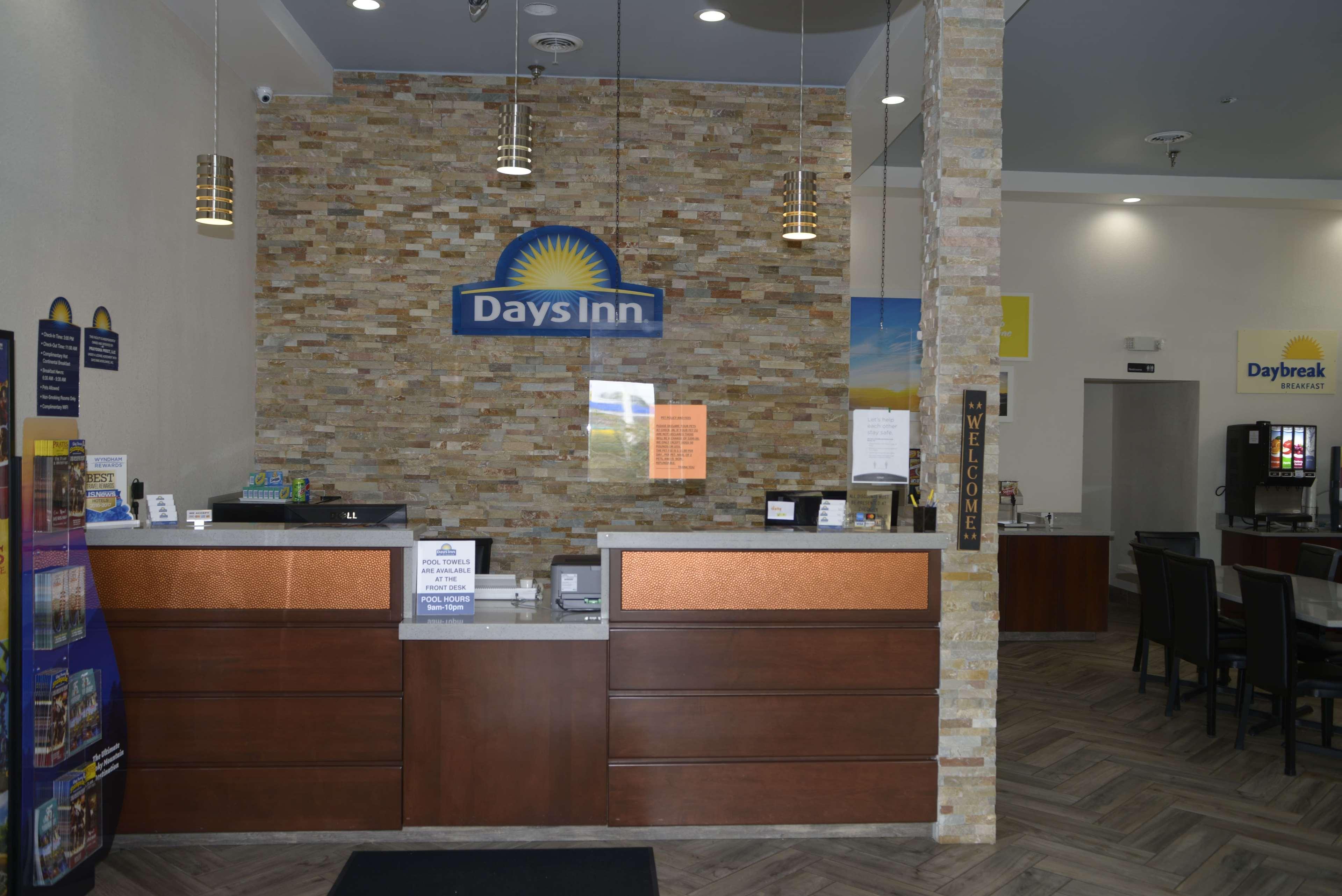 Days Inn By Wyndham Kodak/Sevierville Intrstate Smokeymntns Exterior photo
